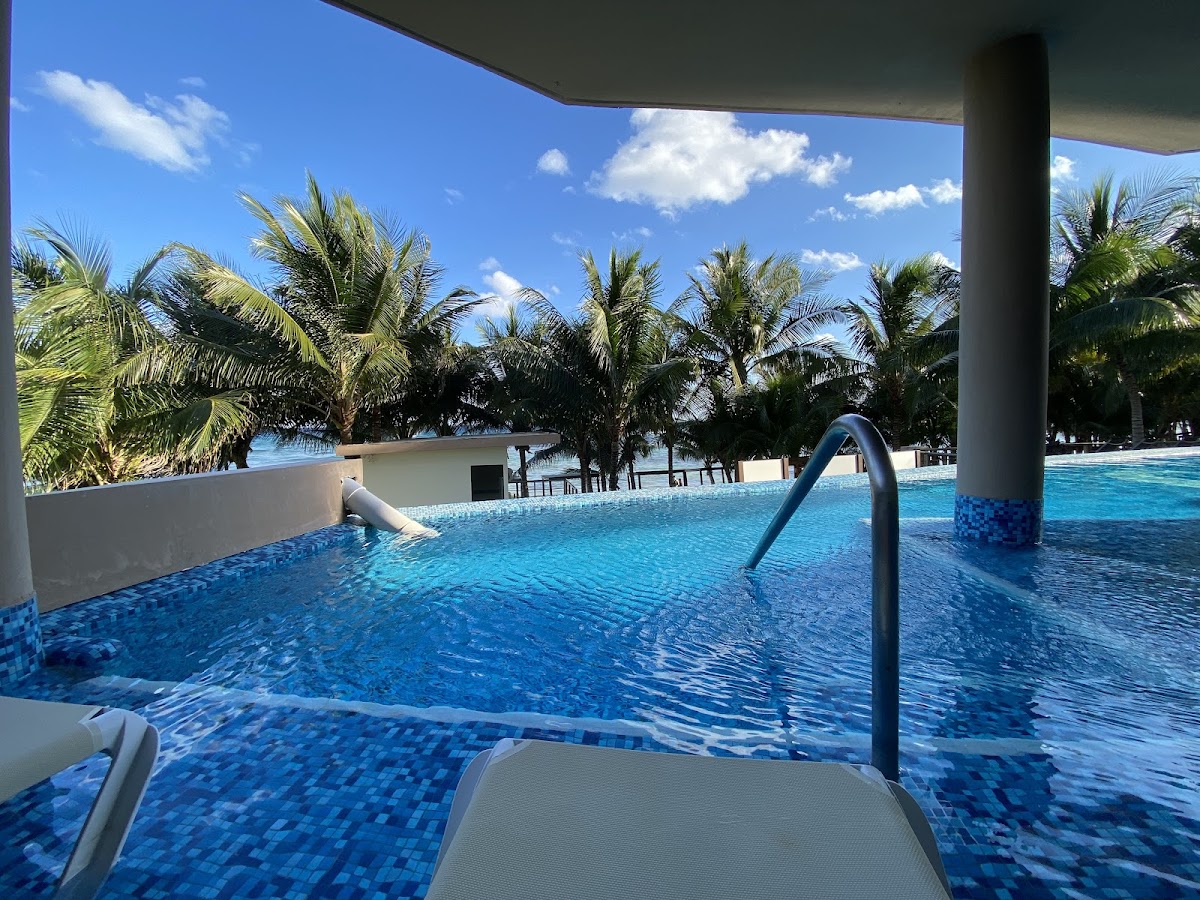 El Dorado Seaside Suites - Photo 3