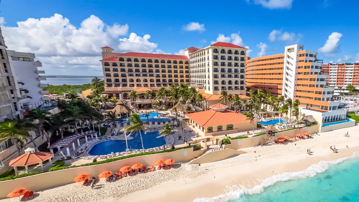 GR Solaris Cancun - Photo 1