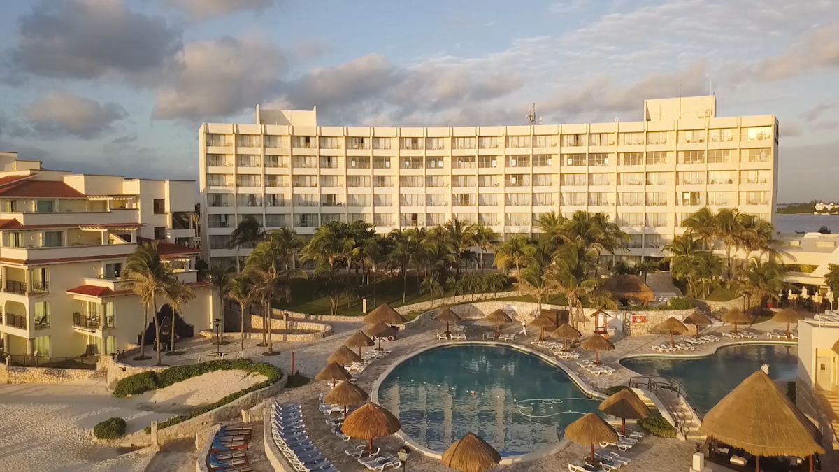 Grand Park Royal Cancun - Photo 1