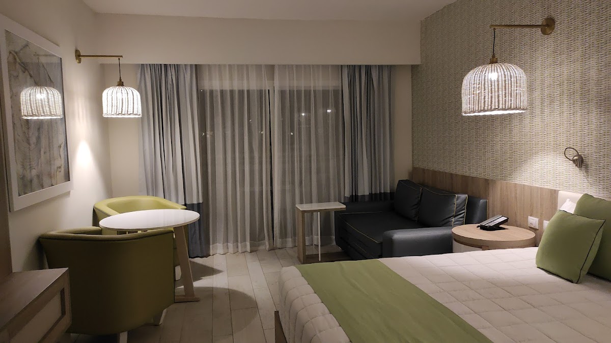 Grand Sirenis Punta Cana Resort - Photo 2