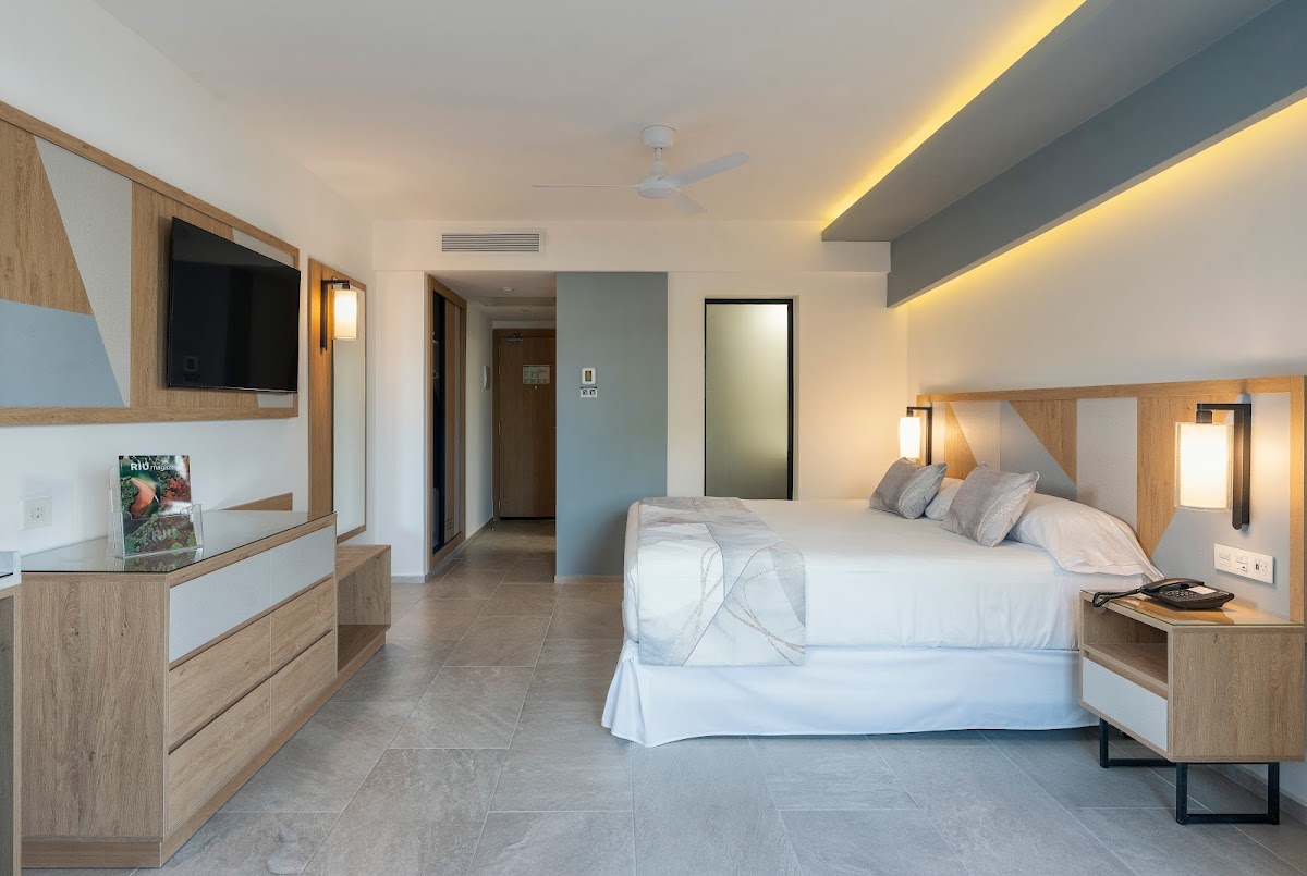 Hotel Riu Caribe - Photo 2