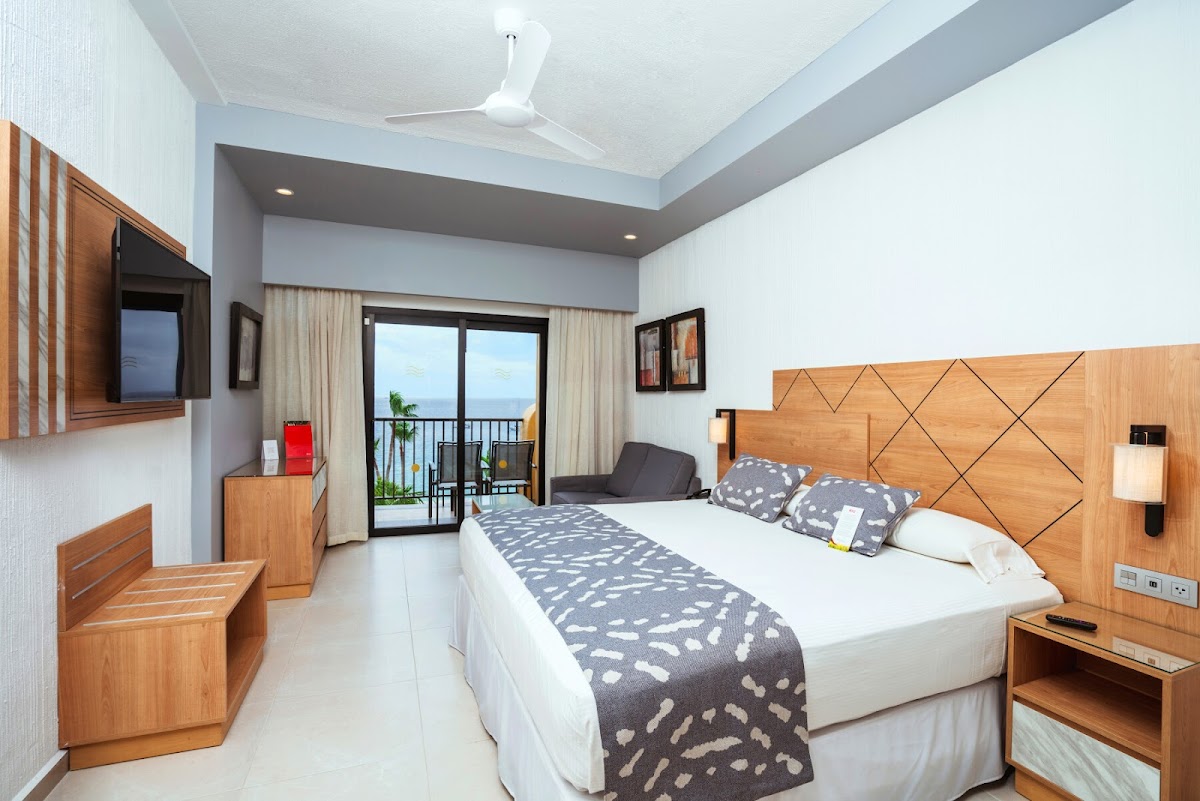 Hotel Riu Santa Fe - Photo 2