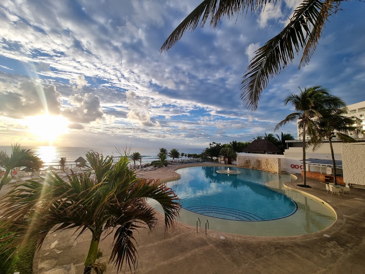 Sunset Royal Beach Resort - Photo 3